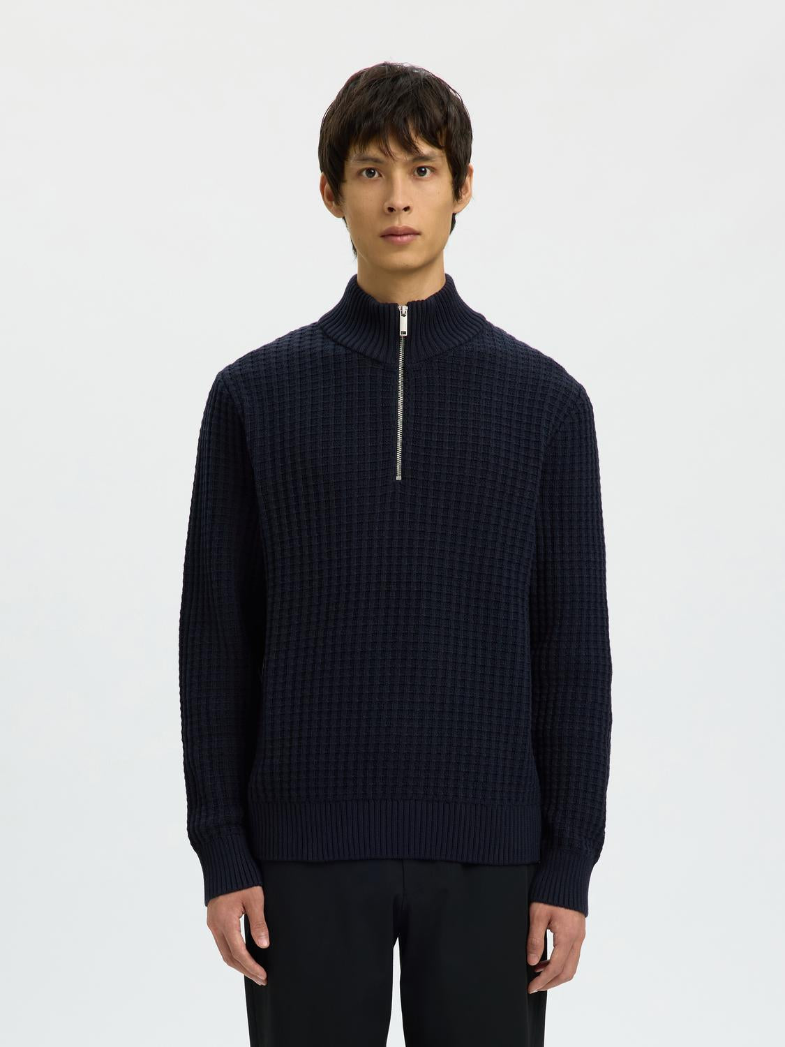 model_shot-front